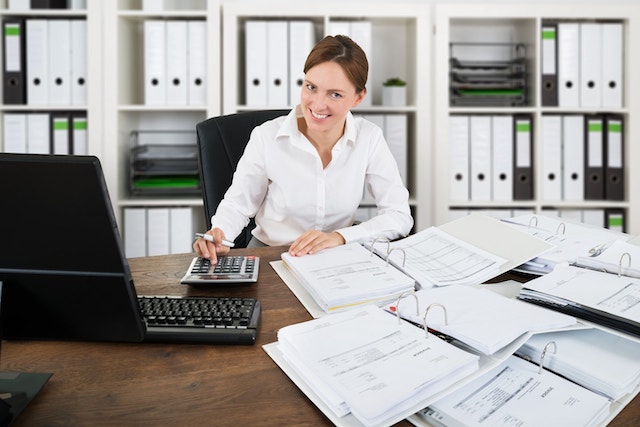 Bookkeeper, Finance Controller or CFO- Which Do You Need The Most?